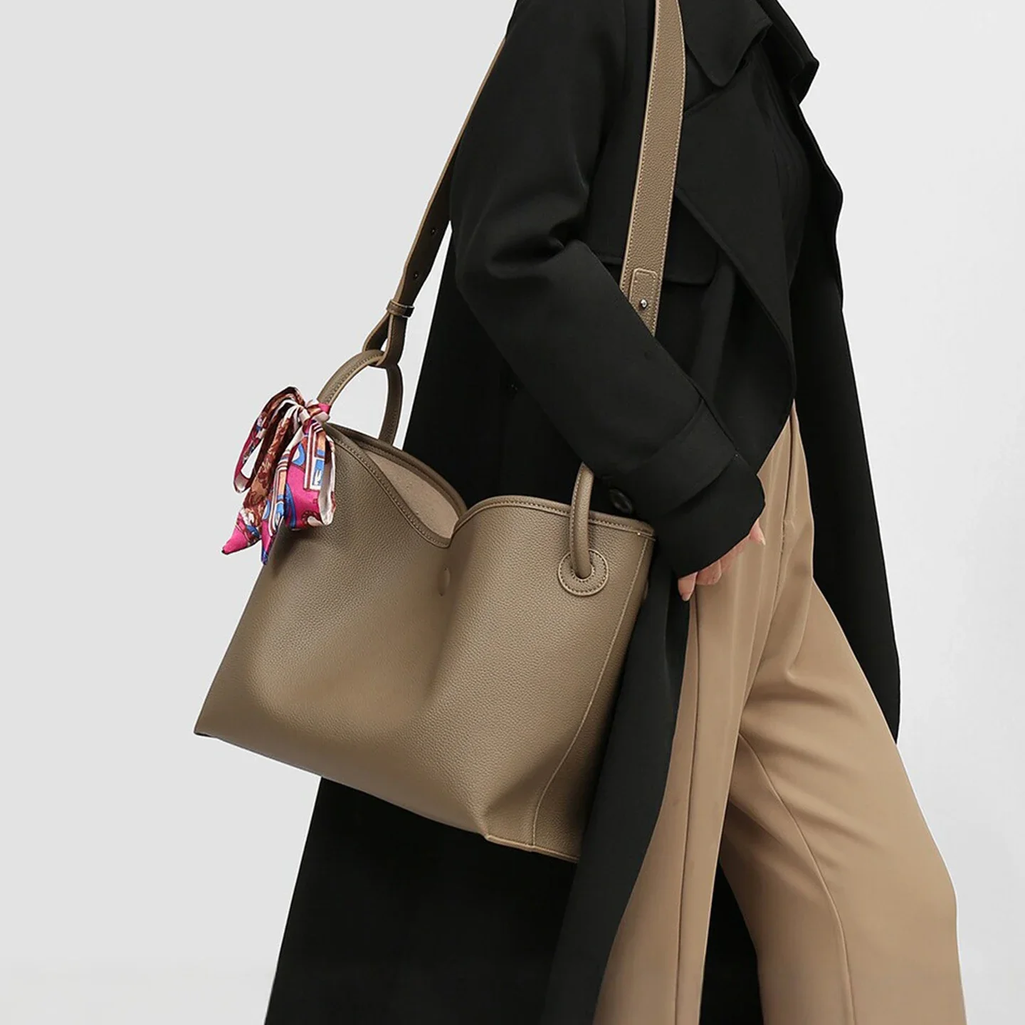 Luxury Bags & Leather Repair Of Atlanta Photos - Lekka, luksusowa, wysokiej klasy damska torba