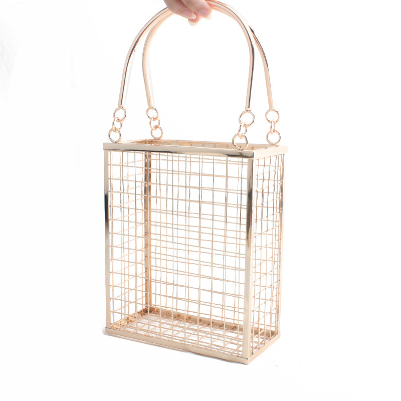 Torebka na ramię z metalu na w – Luxury Bags For Summer recenzja i cena
