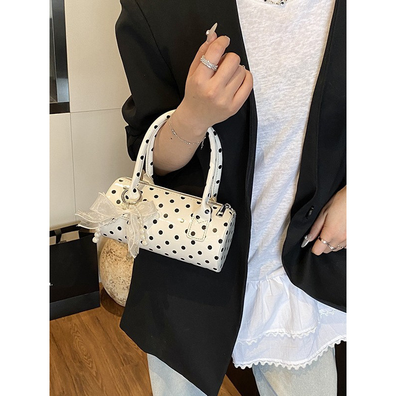 Damska urocza torebka w kropki – Top Handle Patent Bag recenzja i cena