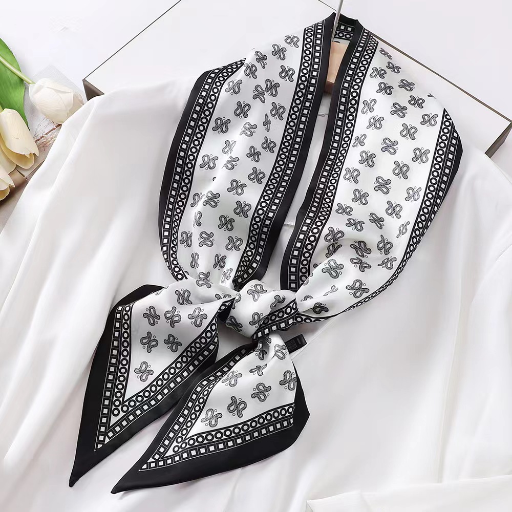 Luksusowa jedwabna apaszka dam – Luxury Bags For Summer recenzja i cena