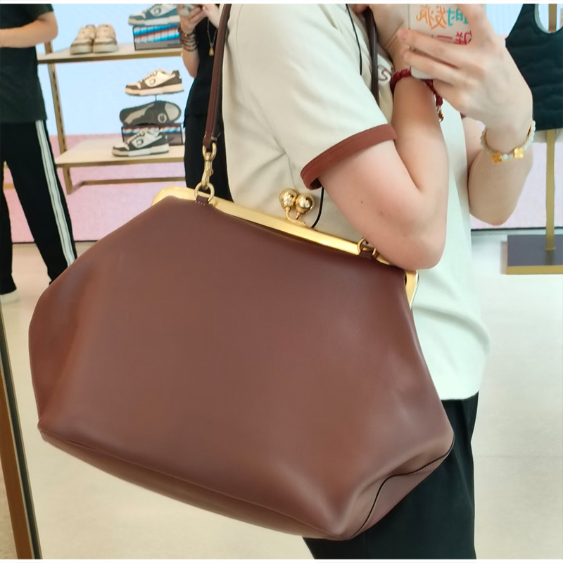 Markowa damska torebka na rami – Luxury Bags Everyday recenzja i cena