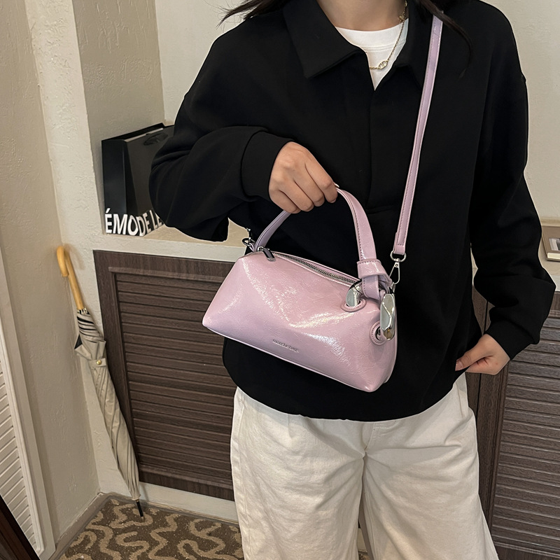 Damska torebka crossbody z bły – Top Handle Patent Bag recenzja i cena