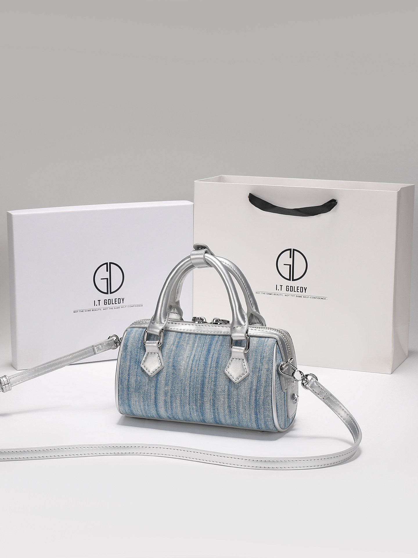 Luksusowa i klasyczna torebka  – Luxury Bags Denim recenzja i cena