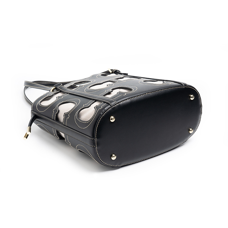 Torba typu tote CH z wyciętym  – Luxury Bags Without Logo recenzja i cena