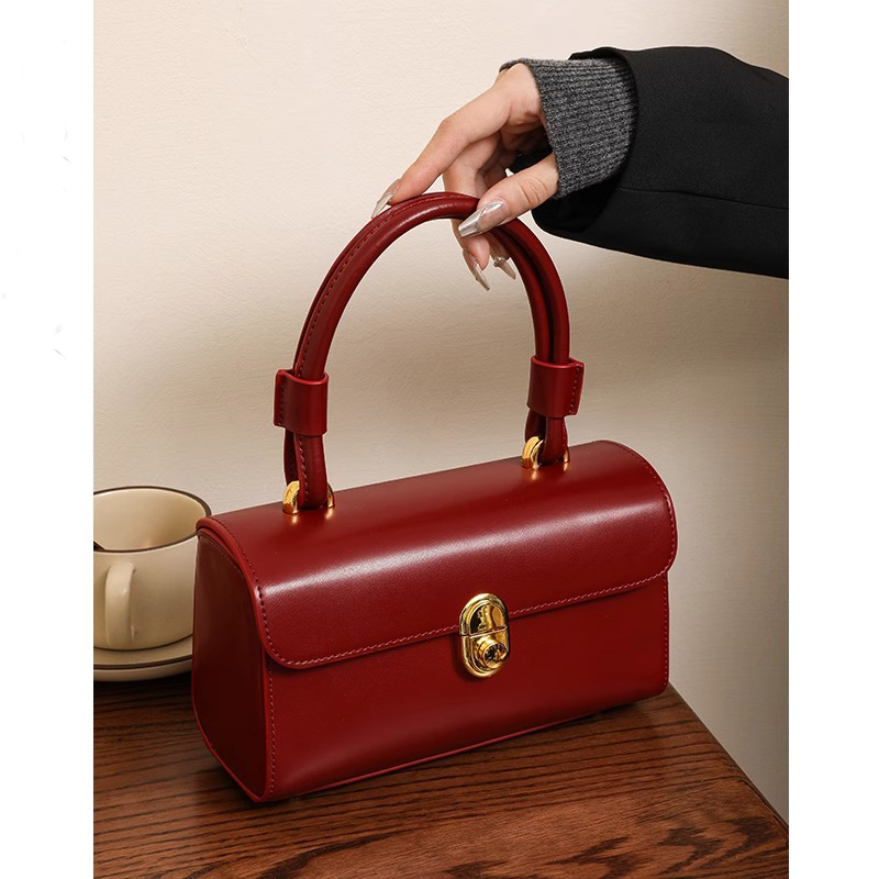Luksusowa czerwona torba ślubn – Luxury Bags Korea recenzja i cena