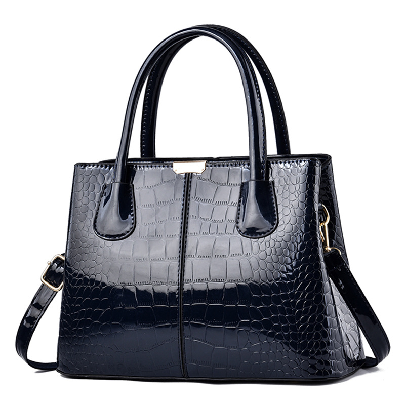 Torebki vintage z uchwytem gór – Top Handle Patent Bag recenzja i cena