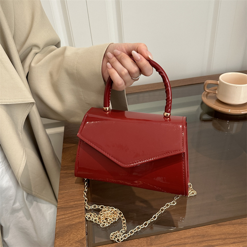 Damska mini torebka z lakierow – Top Handle Patent Bag recenzja i cena