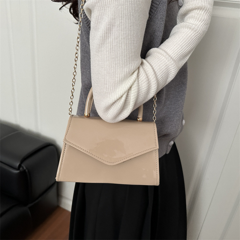 Damska mini torebka z lakierow – Top Handle Patent Bag recenzja i cena