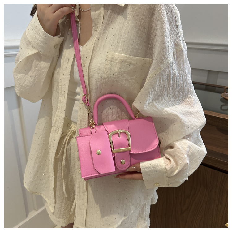 Różowa mini torebka Barbie ze  – Top Handle Patent Bag recenzja i cena